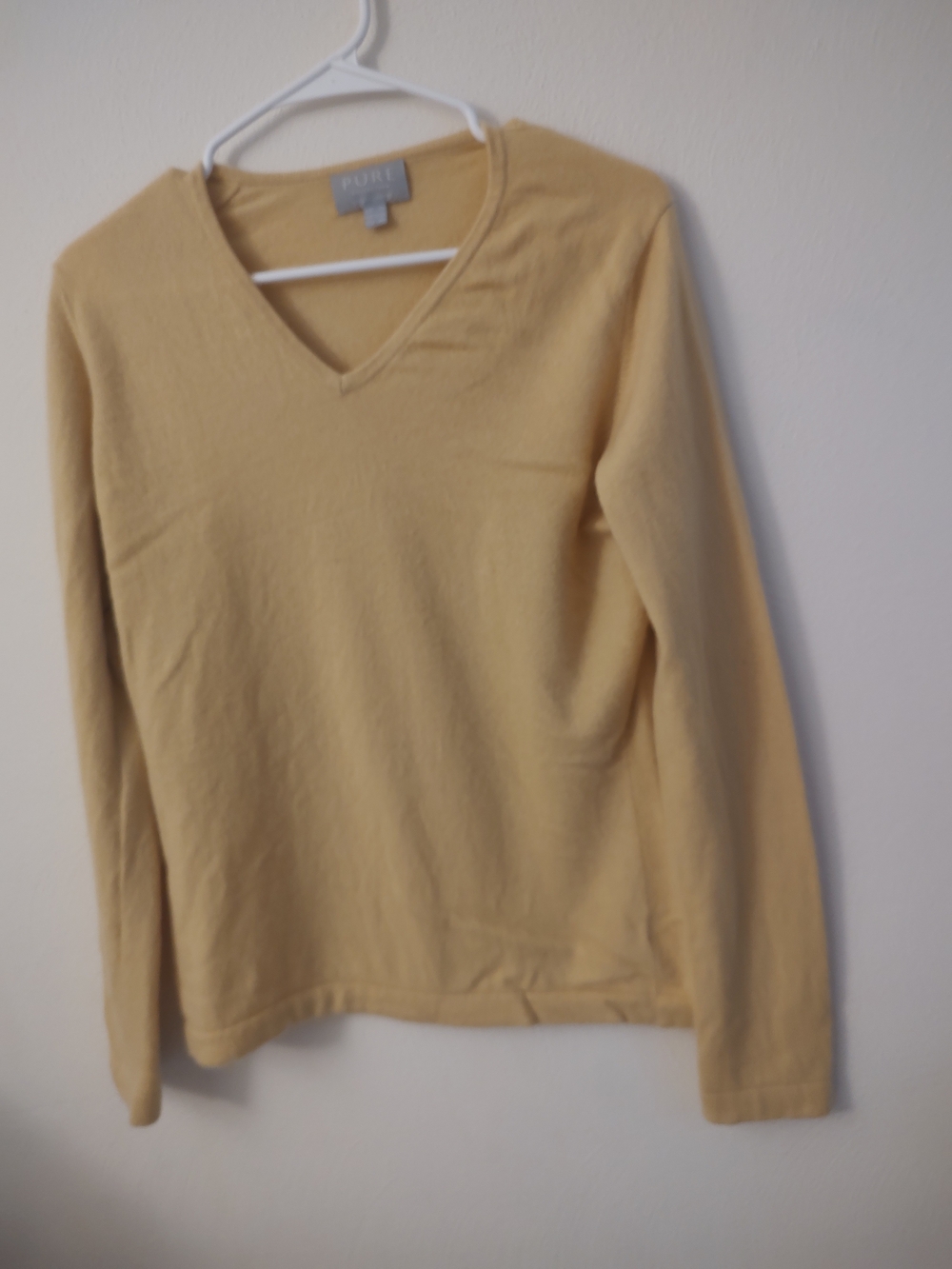 Pure Collection Women's V-Neck Sweater in Pale Yellow 100% Cashmere